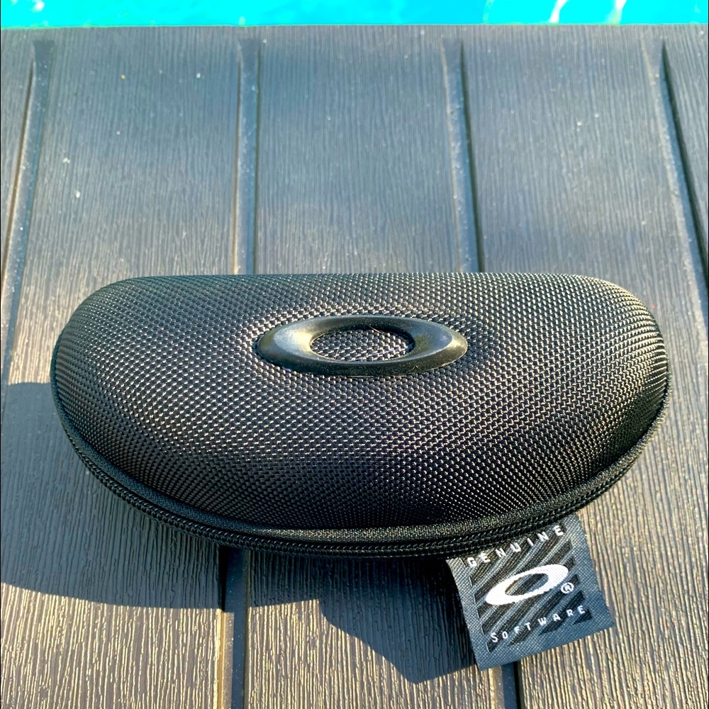 Oakley hard carrying case